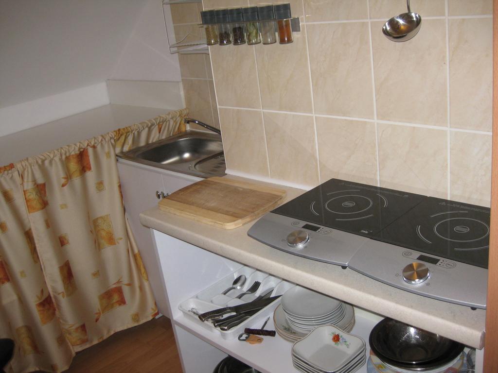 Pokoje Goscinne Pod Palmami Busko-Zdrój Quarto foto