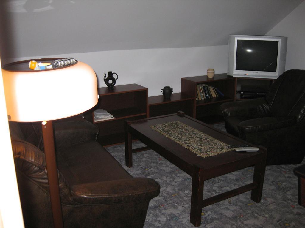 Pokoje Goscinne Pod Palmami Busko-Zdrój Quarto foto