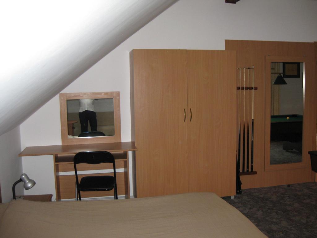 Pokoje Goscinne Pod Palmami Busko-Zdrój Quarto foto