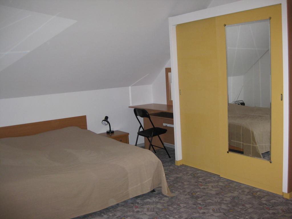 Pokoje Goscinne Pod Palmami Busko-Zdrój Quarto foto